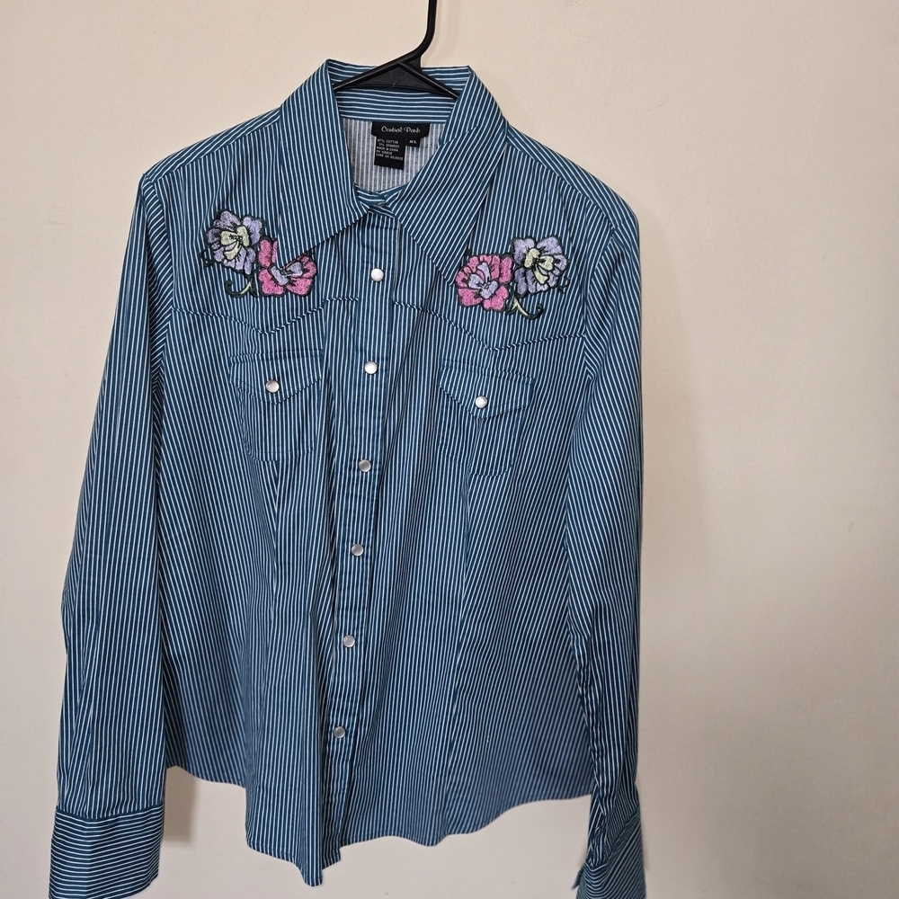 Western Style Pearl Snap Floral Embroidered Turqupise And White Striped Blouse